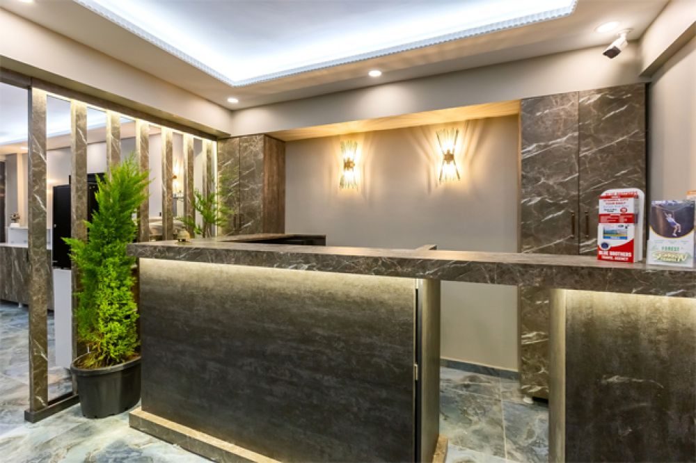 RIA SUITES HOTEL