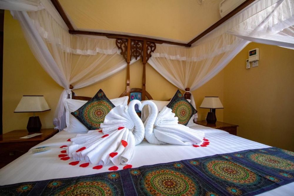 Sunny Palms Beach Bungalows