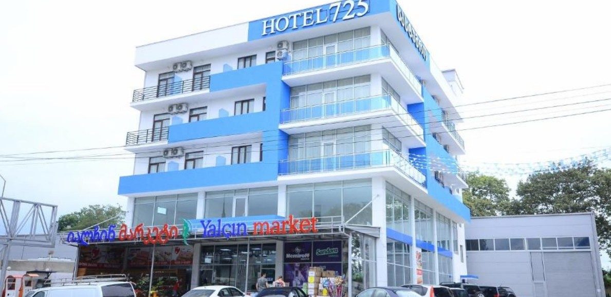 HOTEL 725 B