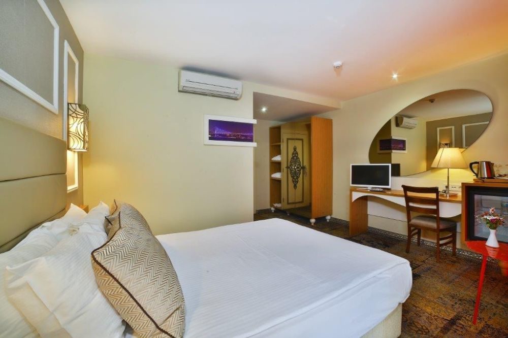 ALL SEASONS HOTEL