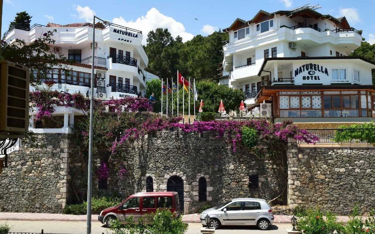 NATURELLA HOTEL & APART