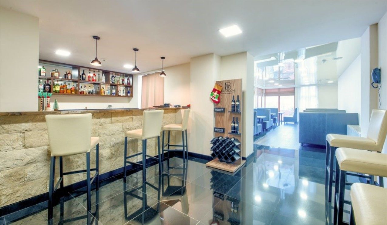 GALLERY INN