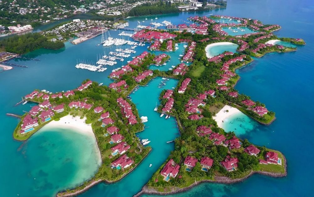 Eden Island Luxury Accommodation