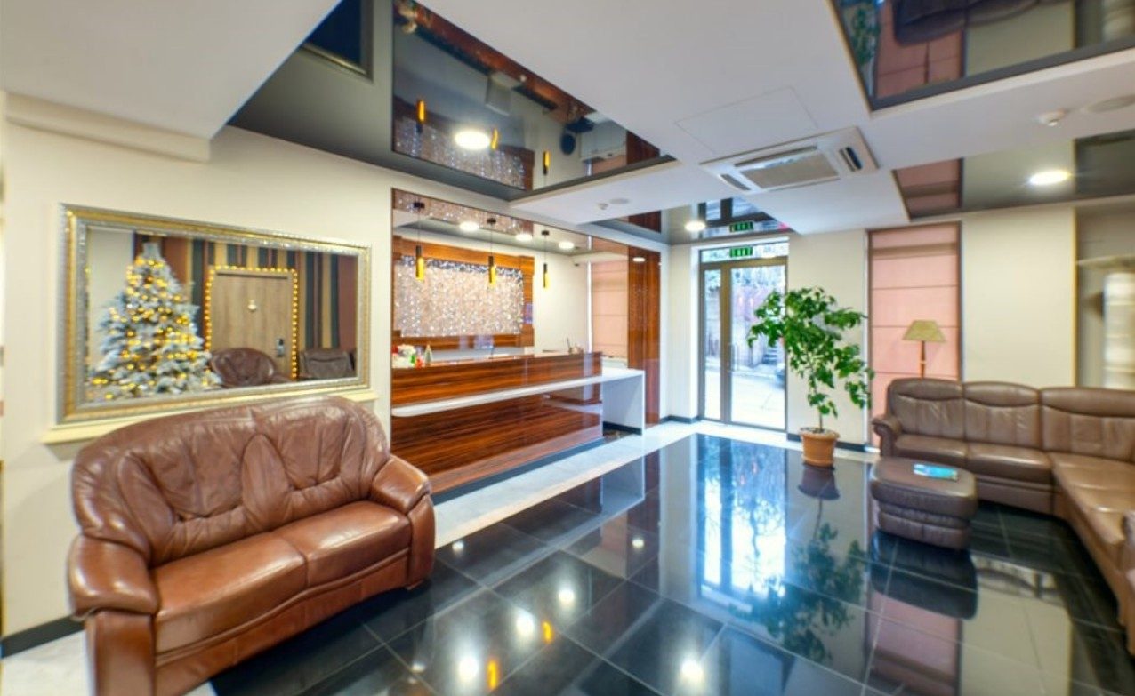 GALLERY INN