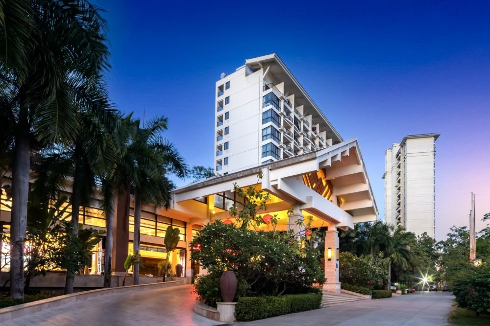 Фото отеля YuHai Hot Spring Resort Hotel (ex. Yuhai International Resort)