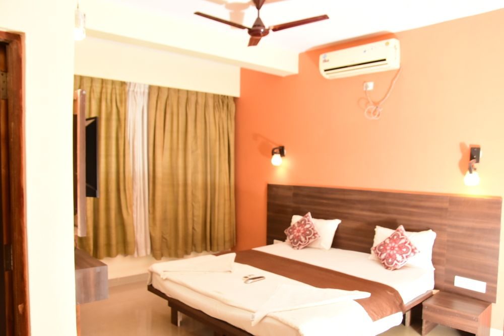 Hotel Rajeshwar (Ex Hotel Aananda)