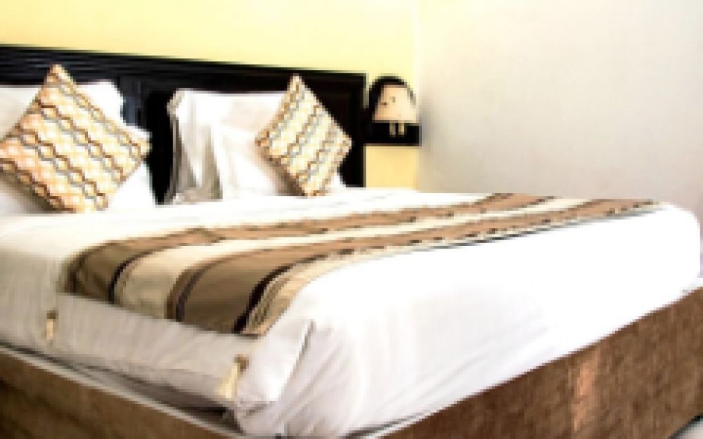PrideInn Flamingo Beach Resort