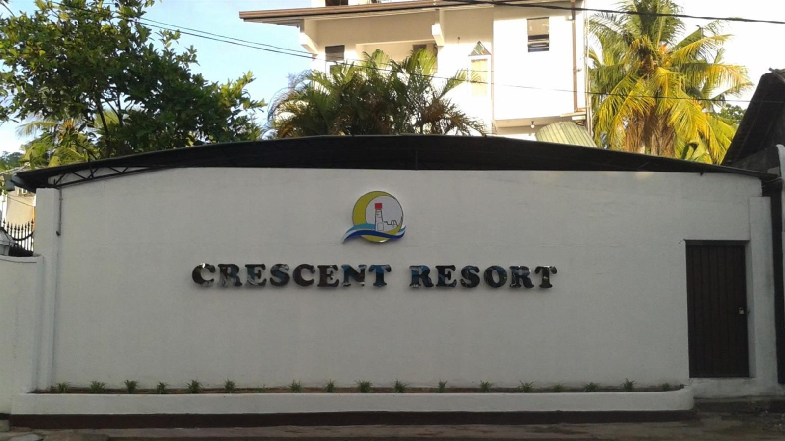 Crescent Unawatuna