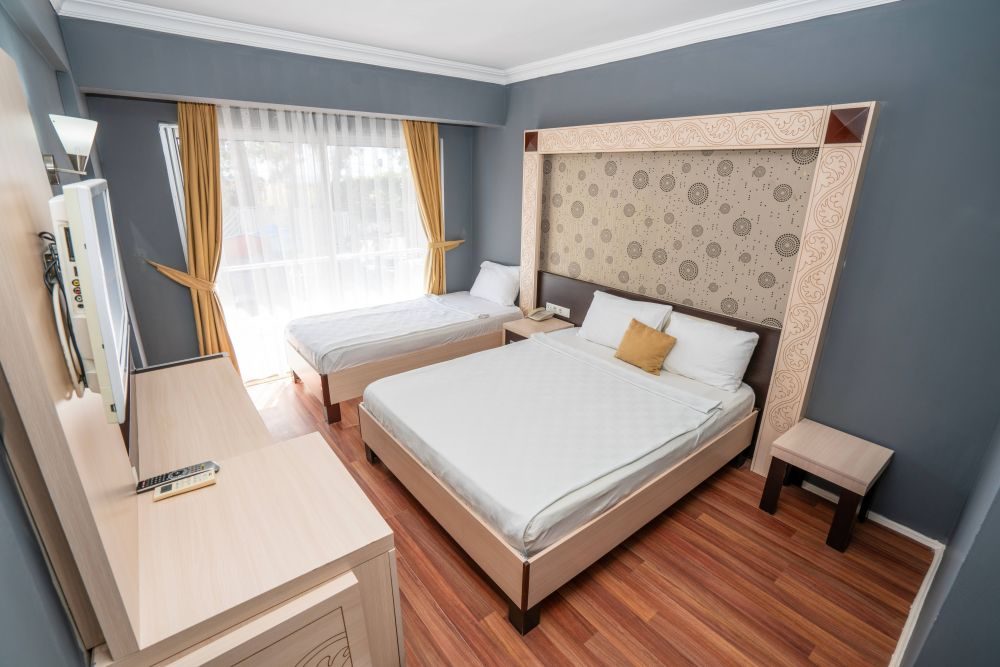 CLUB APERION BEACH HOTEL