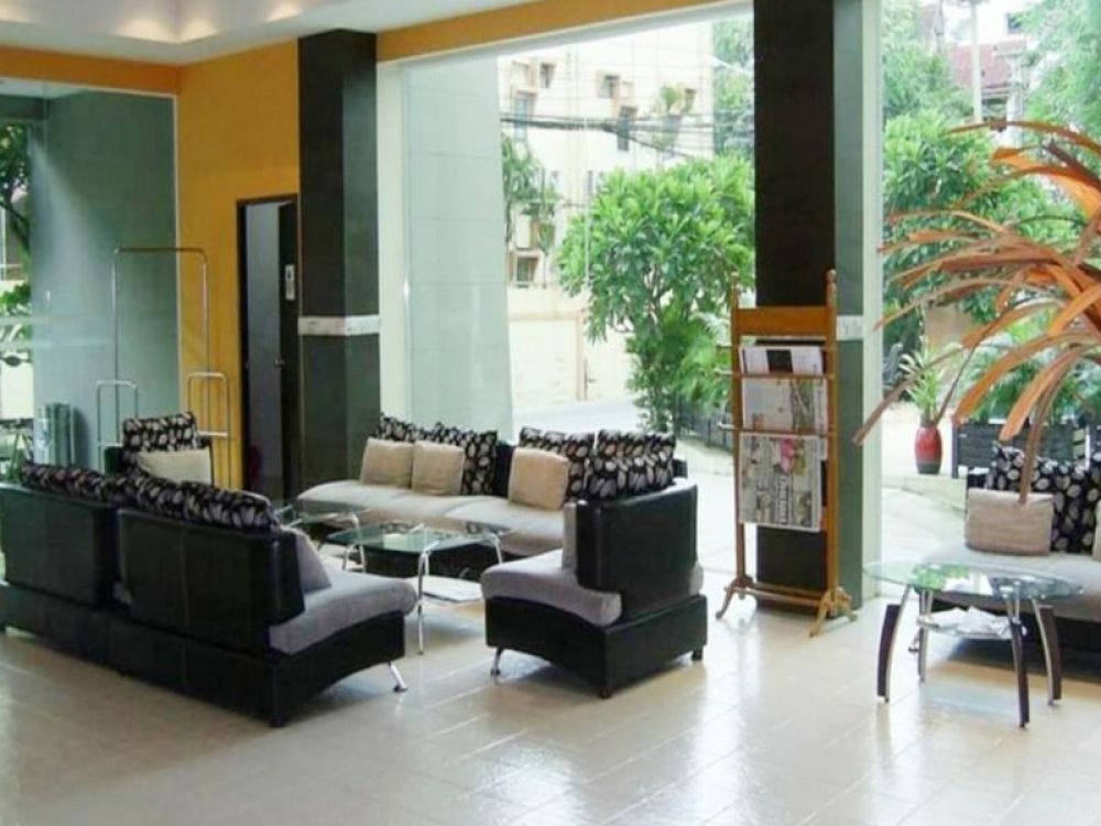 Crown Pattaya Beach Hotel