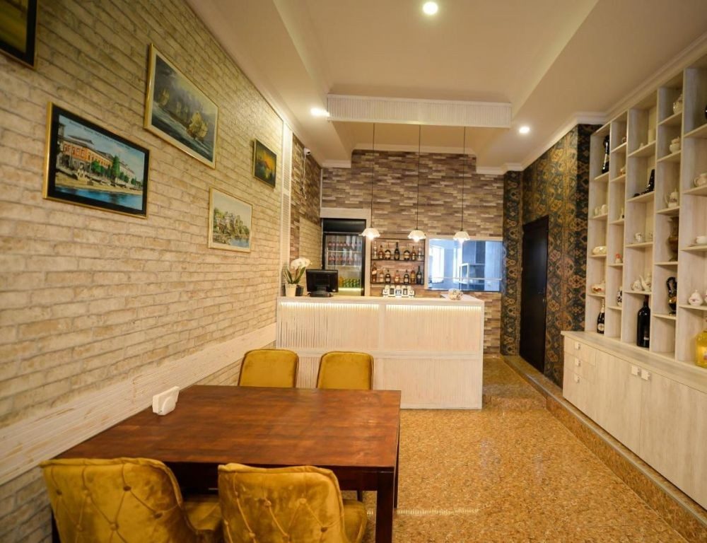 AURA BOUTIQUE HOTEL