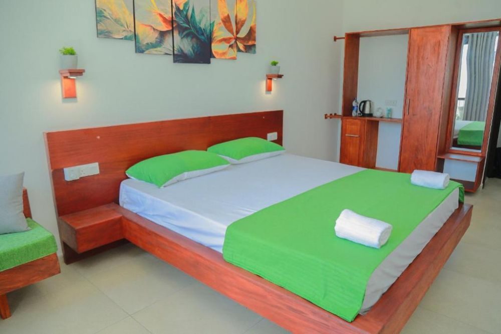 Travellers Hotel