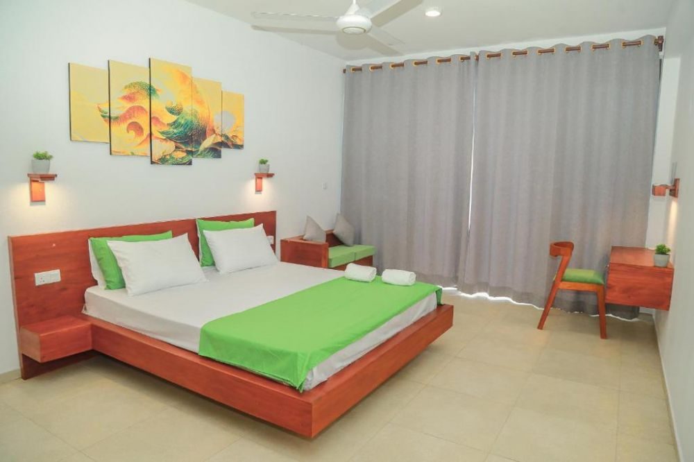 Travellers Hotel