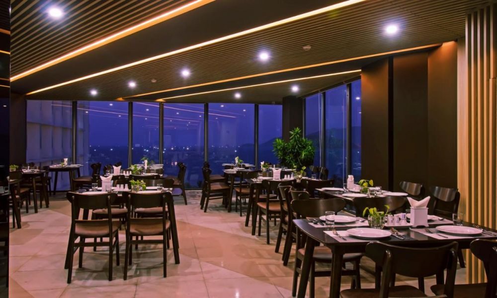 Golden Hotel