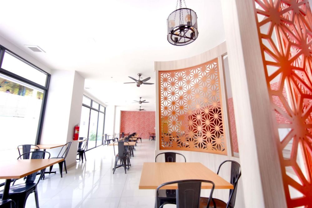 PHOENIX HOTEL KARON BEACH