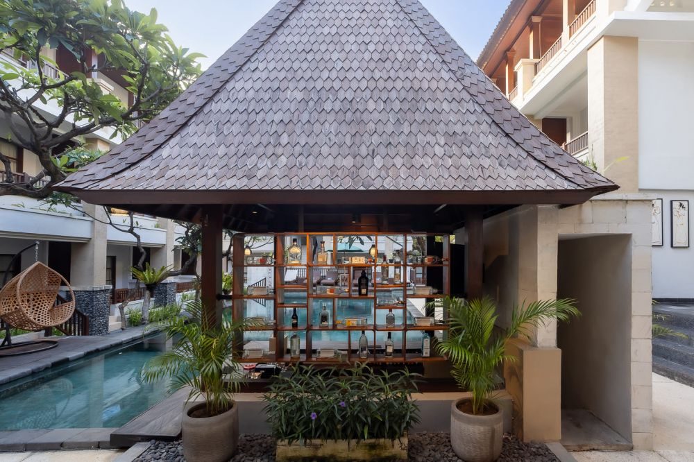 Fourteen Roses Beach Hotel