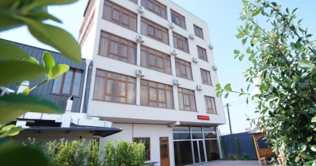 HOTEL 725