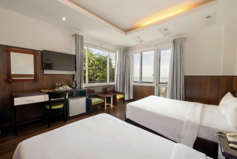 Happy Light Hotel