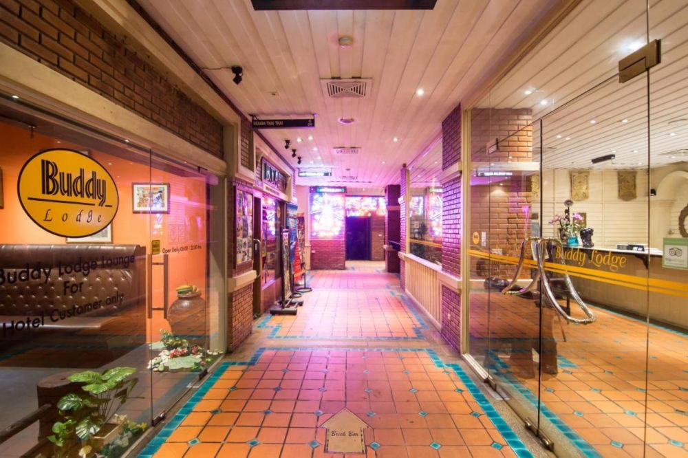 BUDDY LODGE HOTEL