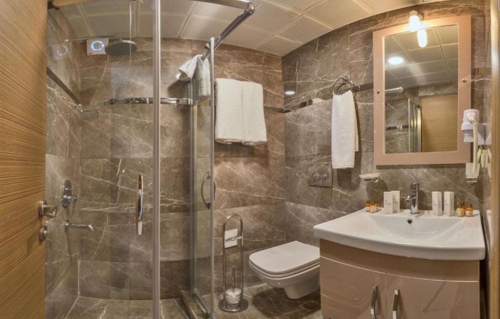 GRAND PAMIR HOTEL