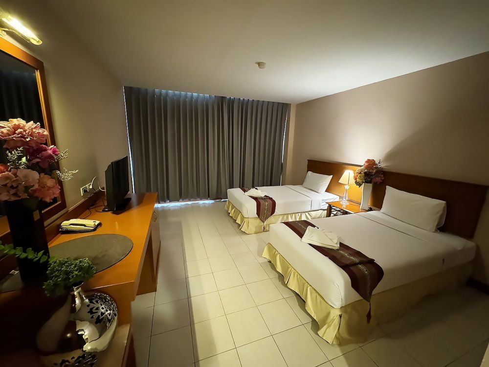 Crown Pattaya Beach Hotel