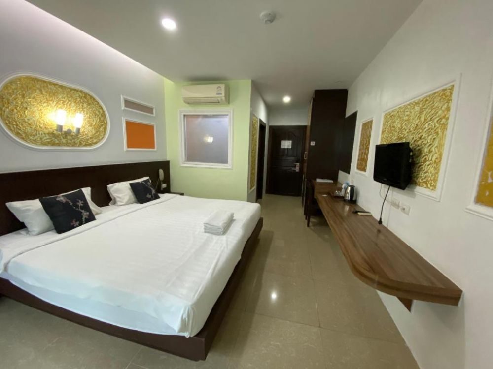 77 PATONG HOTEL & SPA