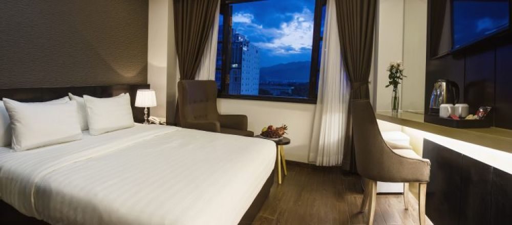 Golden Hotel