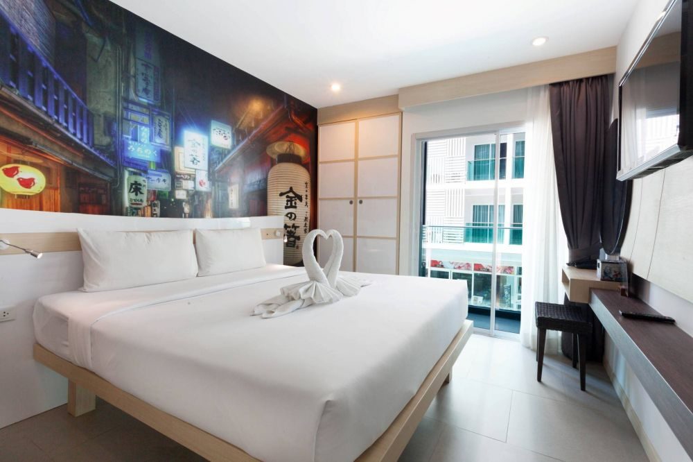AIM PATONG HOTEL (THE)