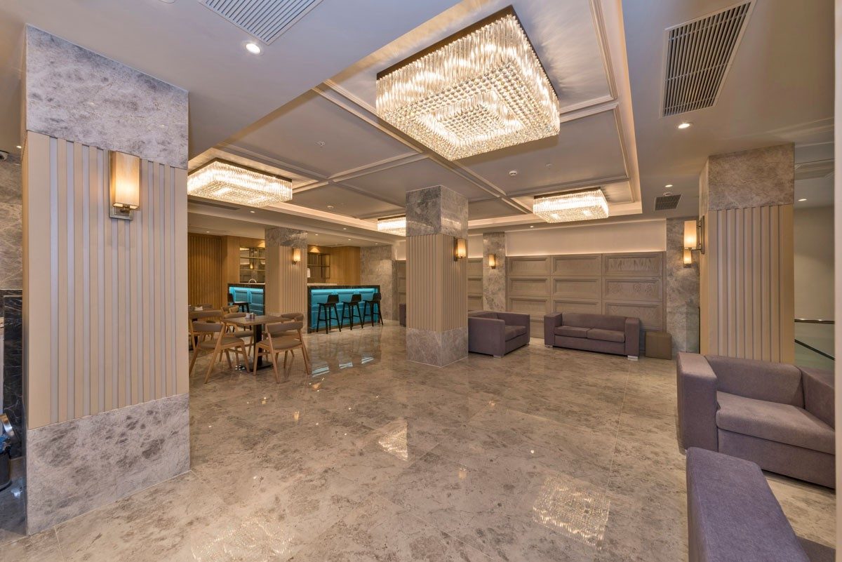 GOLDEN ROYAL HOTEL