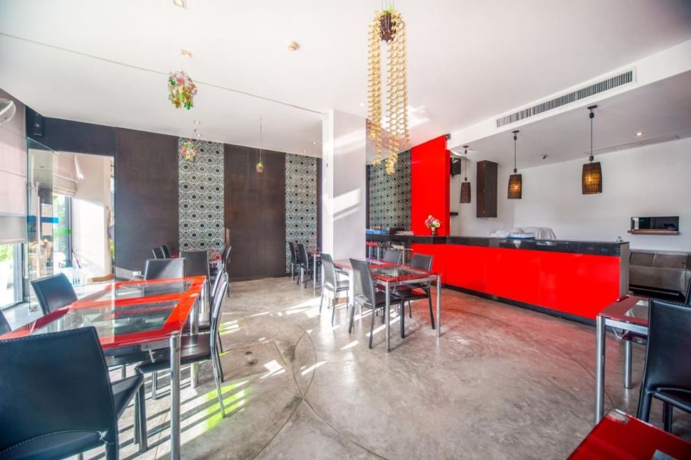 I DEE HOTEL PATONG
