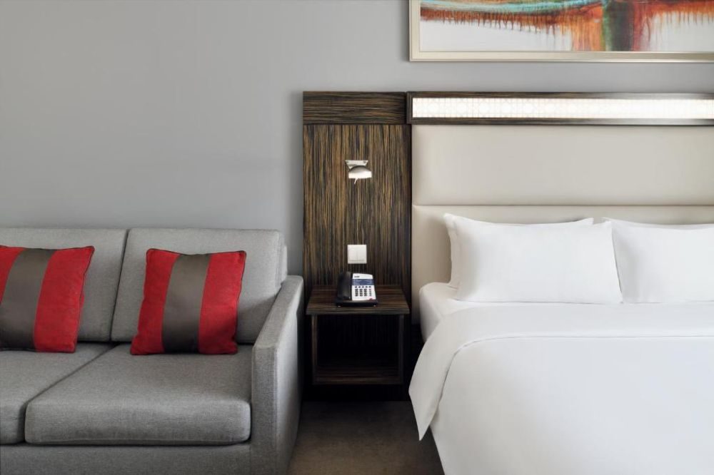 Holiday Inn Express Internet City