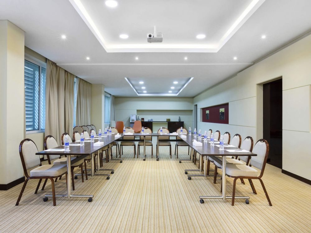 Ibis Muscat