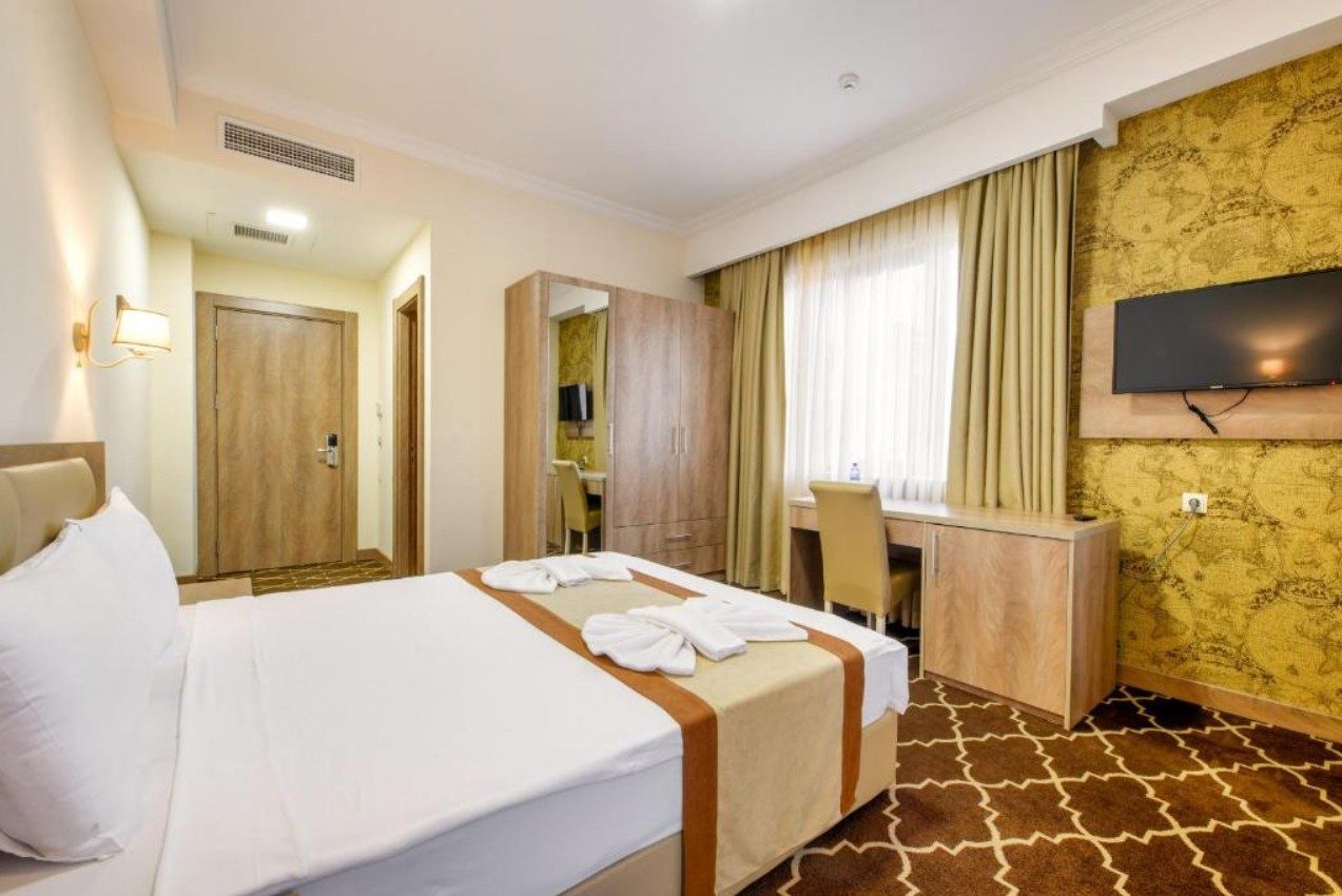GALLERY INN