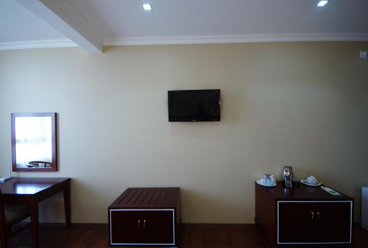 HOTEL 725