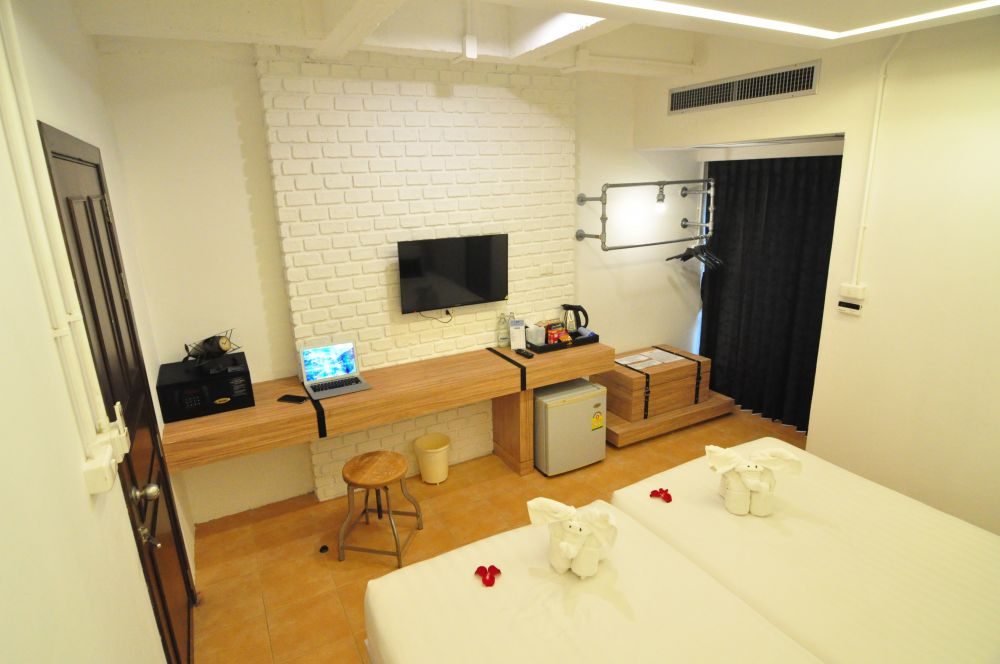 FORTY WINKS PHUKET