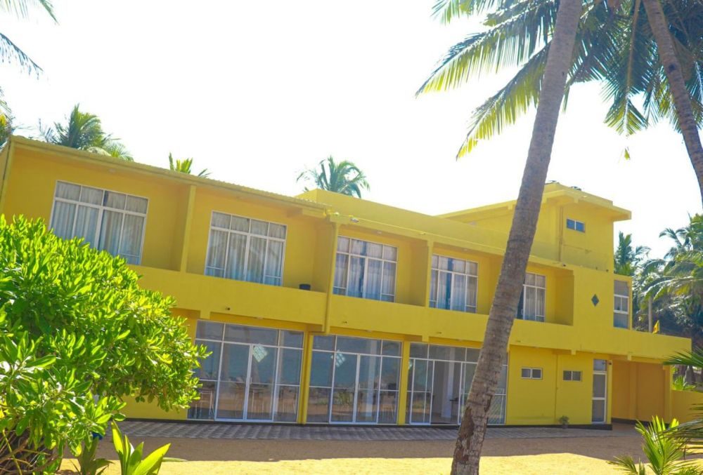 Oreo Beach Hotel