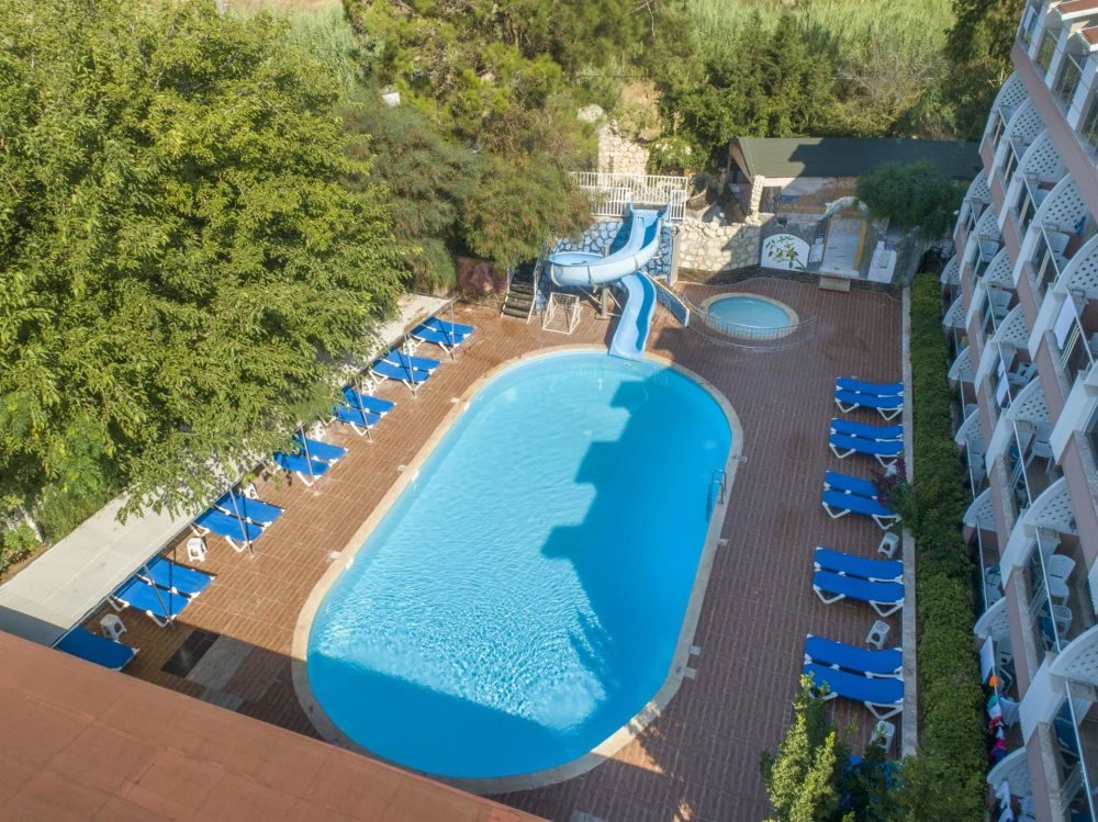 CLUB APERION BEACH HOTEL