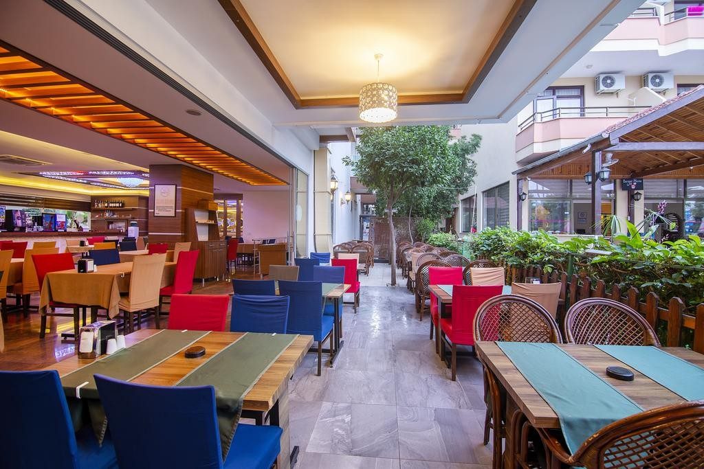 KLEOPATRA BLUE HAWAI HOTEL