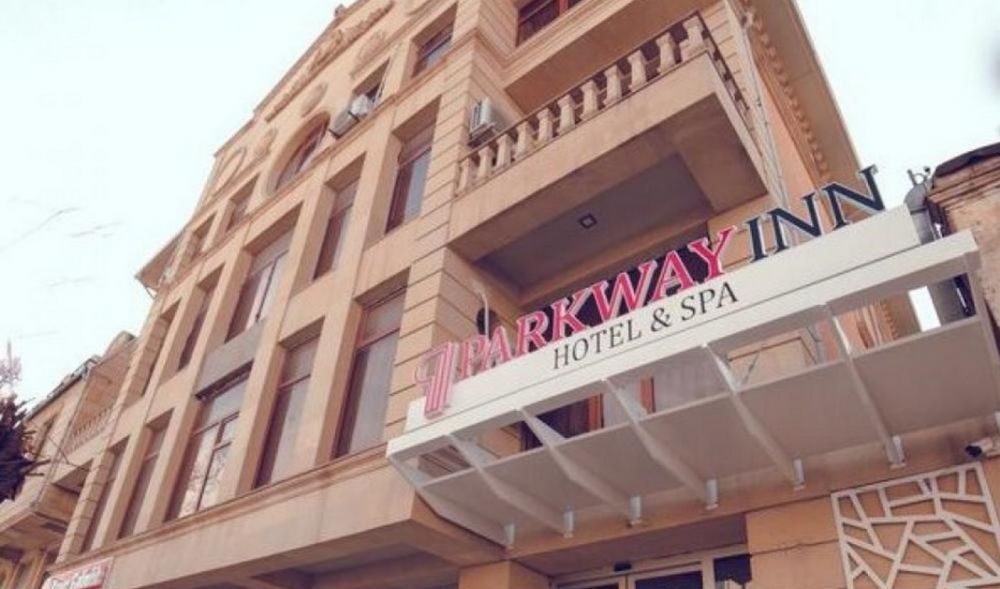 Parkway Inn