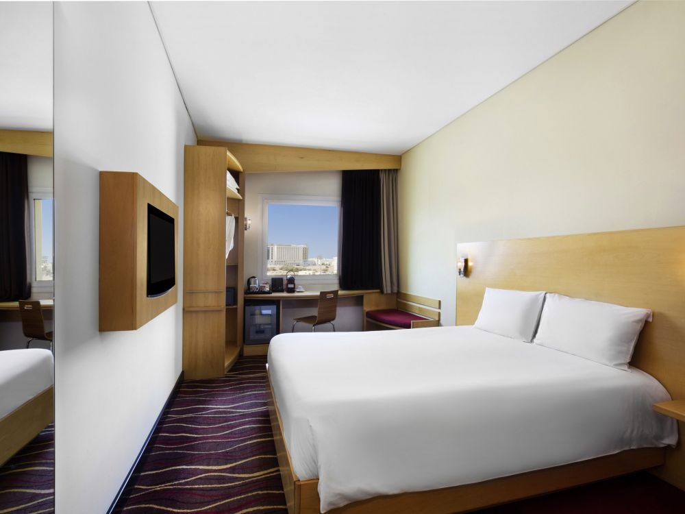 Ibis Muscat