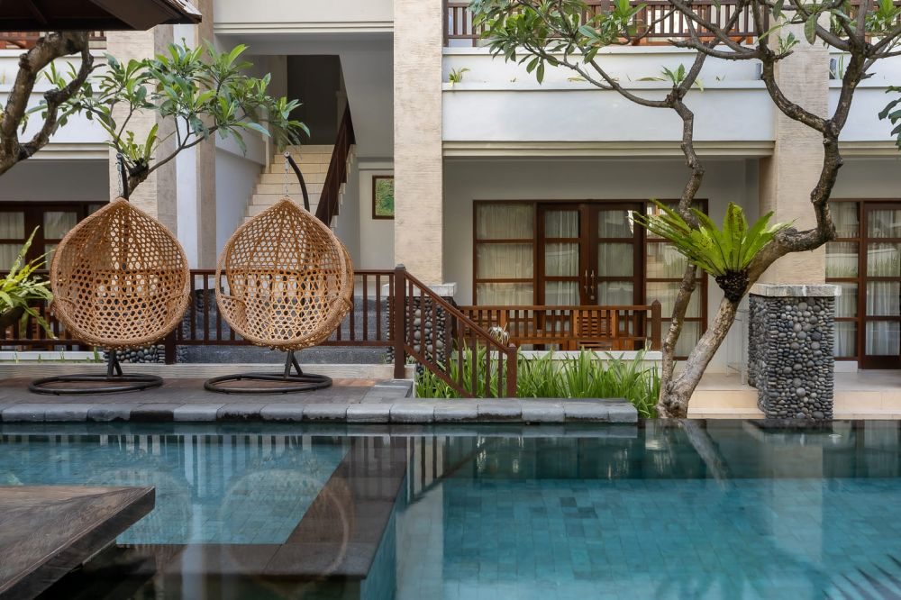 Fourteen Roses Beach Hotel