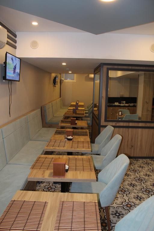 THE LOLA HOTEL
