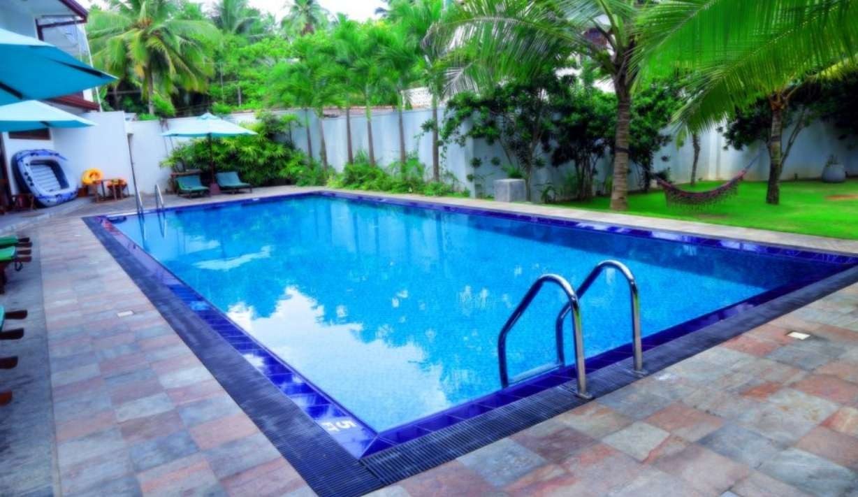 Rockside Beach Resort