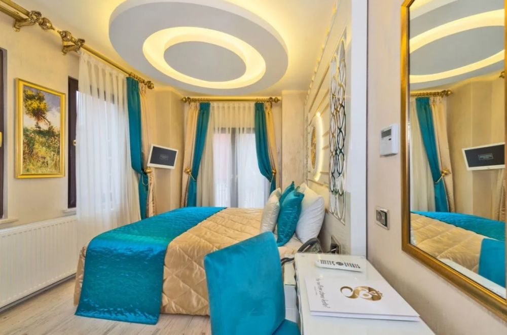 THE MILLION STONE HOTEL