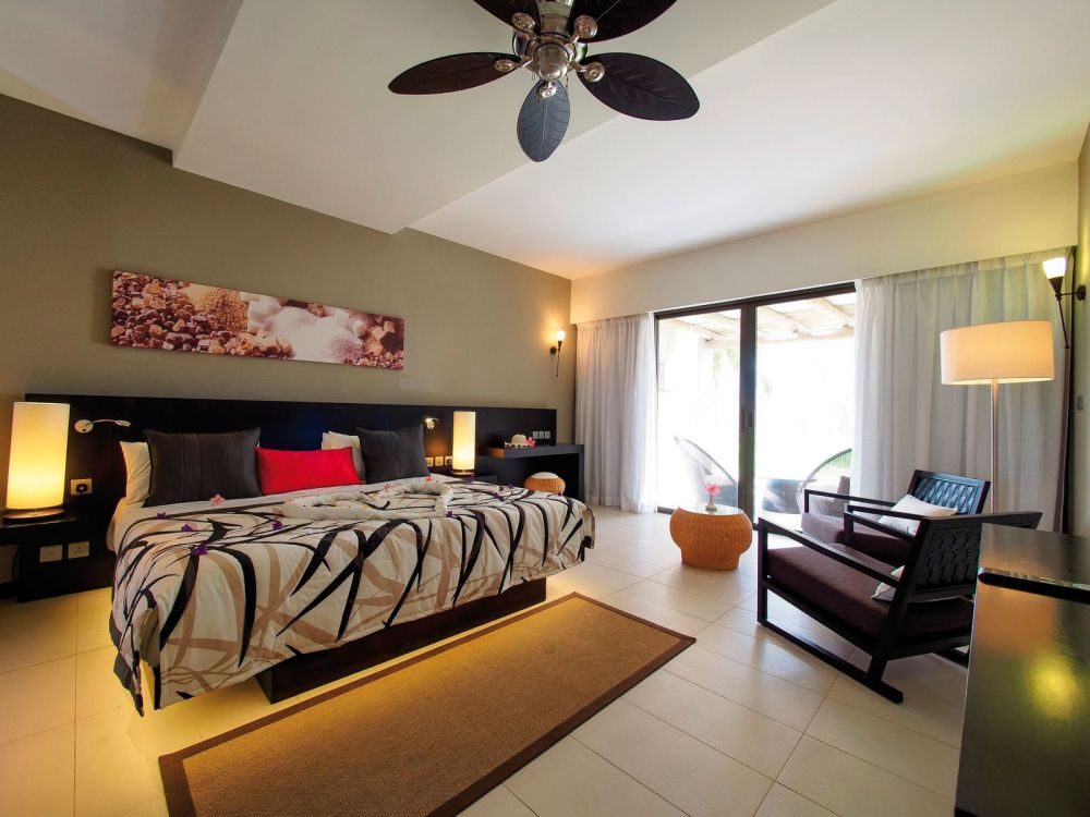 CRYSTALS Beach Resort Belle Mare BY RADISSON (ex. Maritim Crystals Beach Hotel)