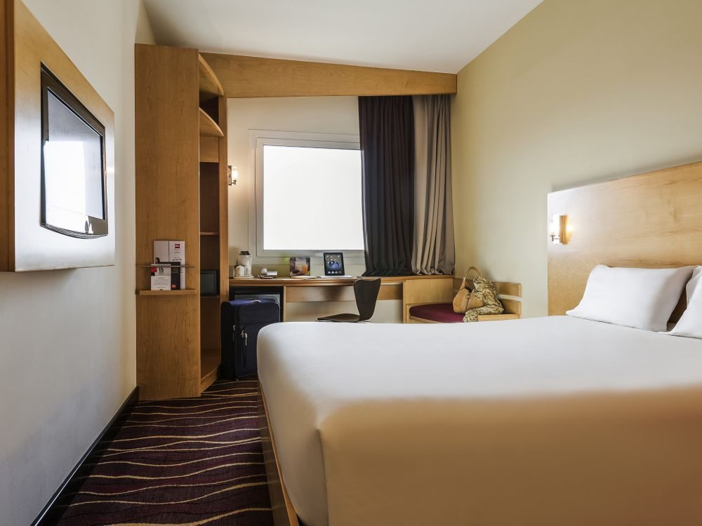 Ibis Muscat
