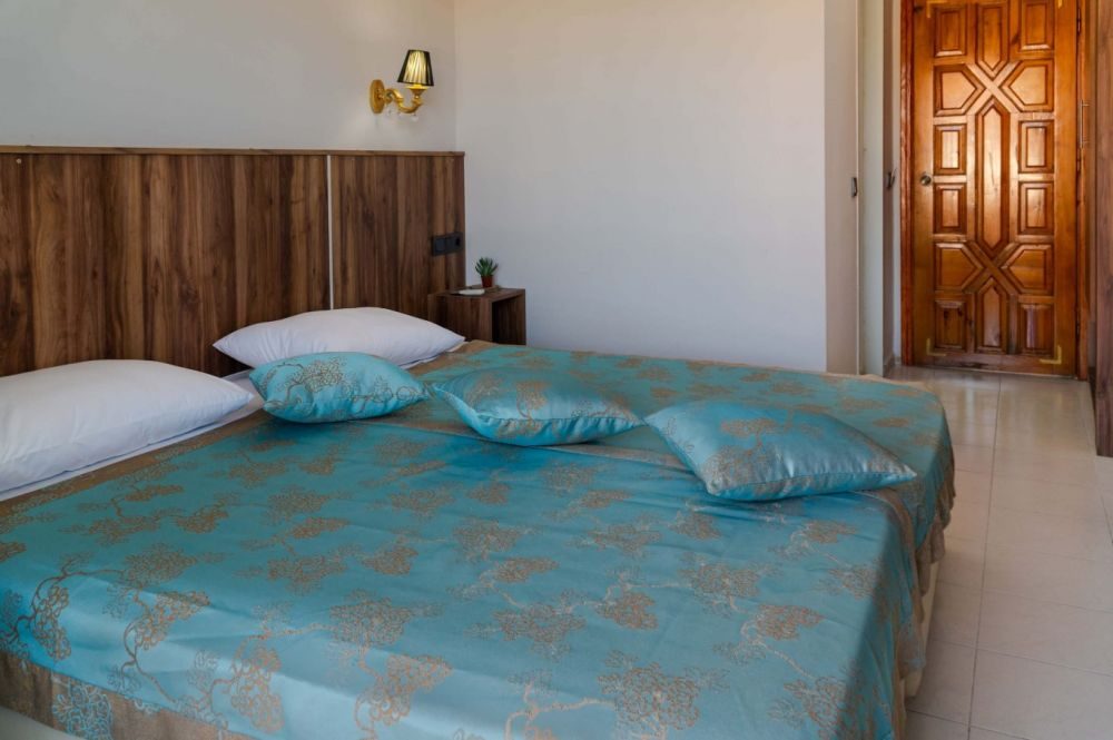 ELIJAH HOTEL