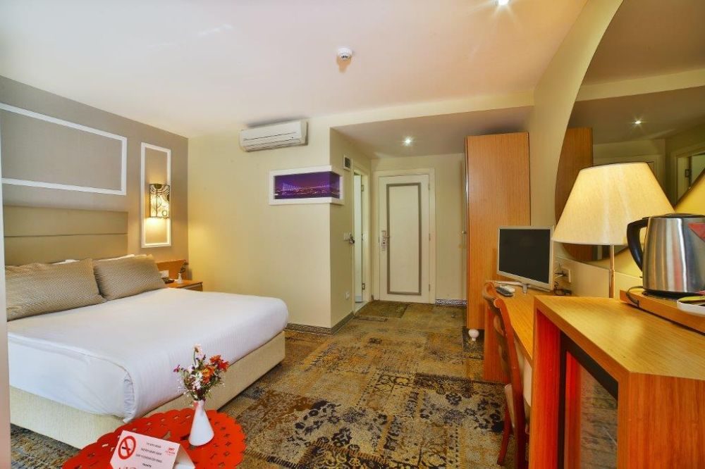 ALL SEASONS HOTEL