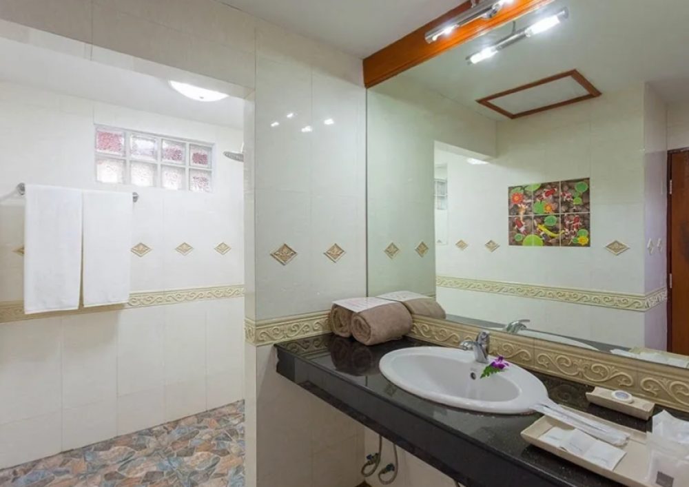 TROPICA BUNGALOW HOTEL