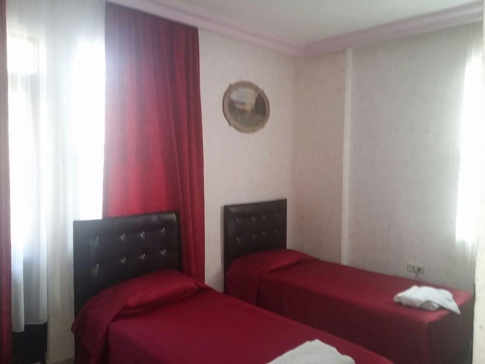 KLEOPATRA SAHARA HOTEL